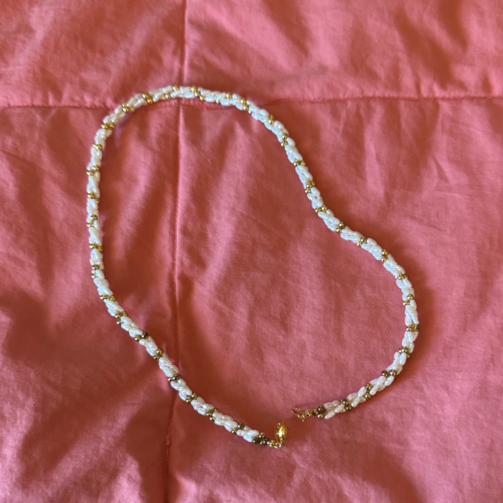Elegant Gold and White Necklace